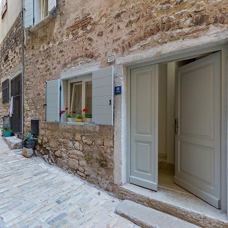 Cozy Montalbano Studios By Irundo Ровінь Екстер'єр фото